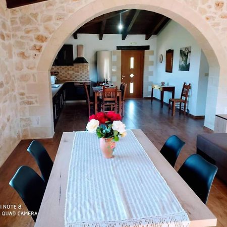 Traditional Villa in Pemonia Esterno foto