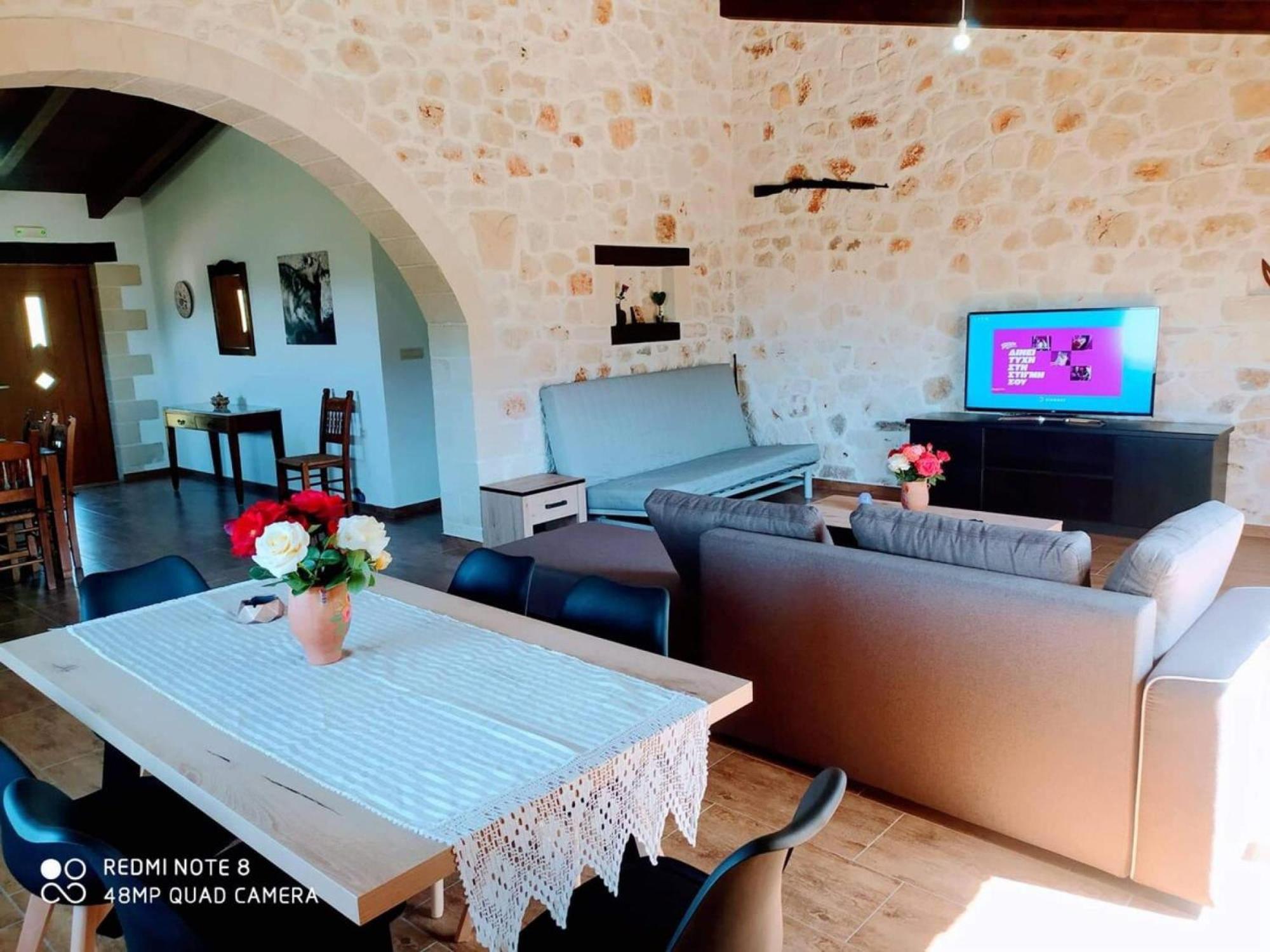 Traditional Villa in Pemonia Esterno foto