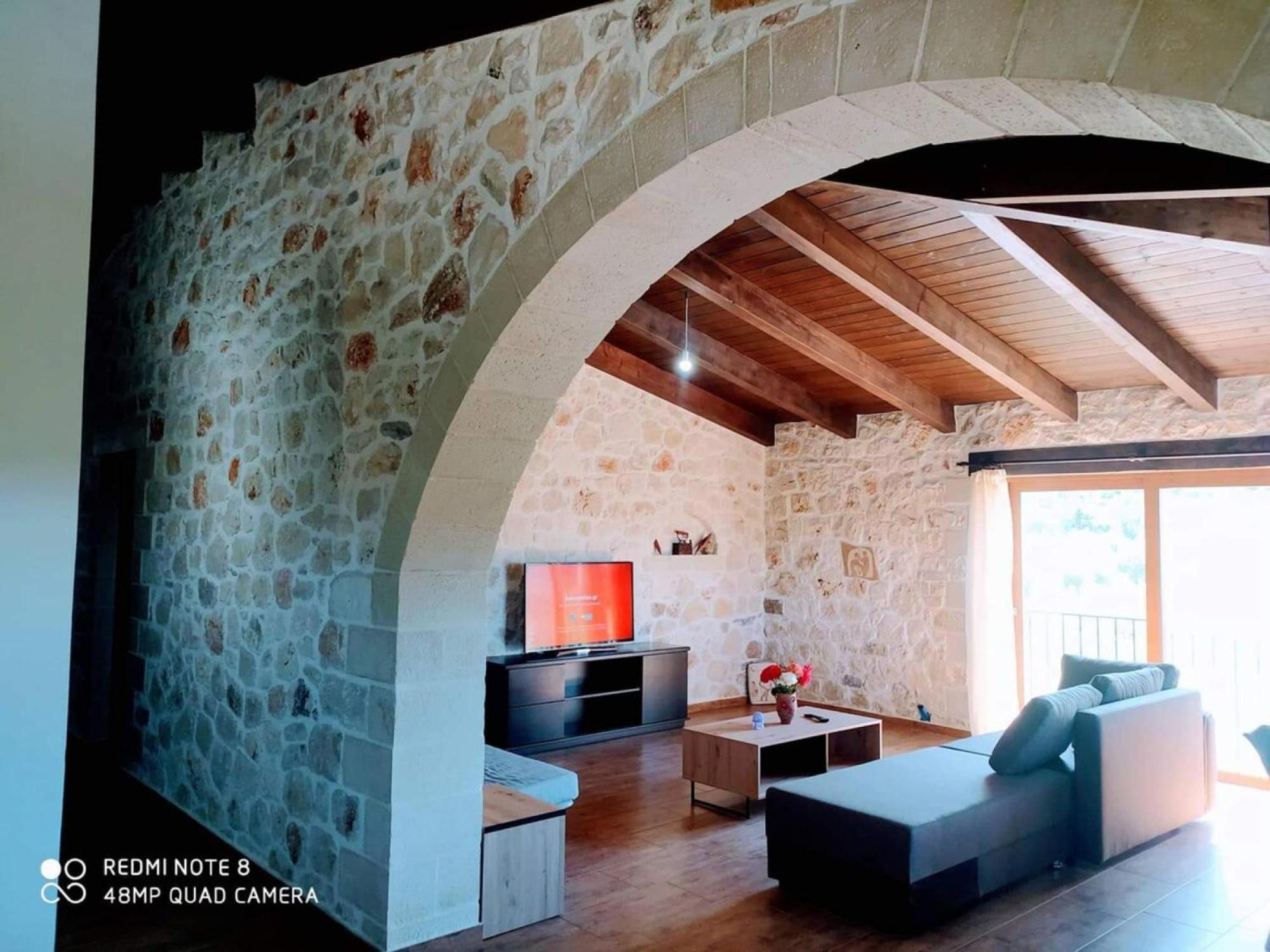 Traditional Villa in Pemonia Esterno foto