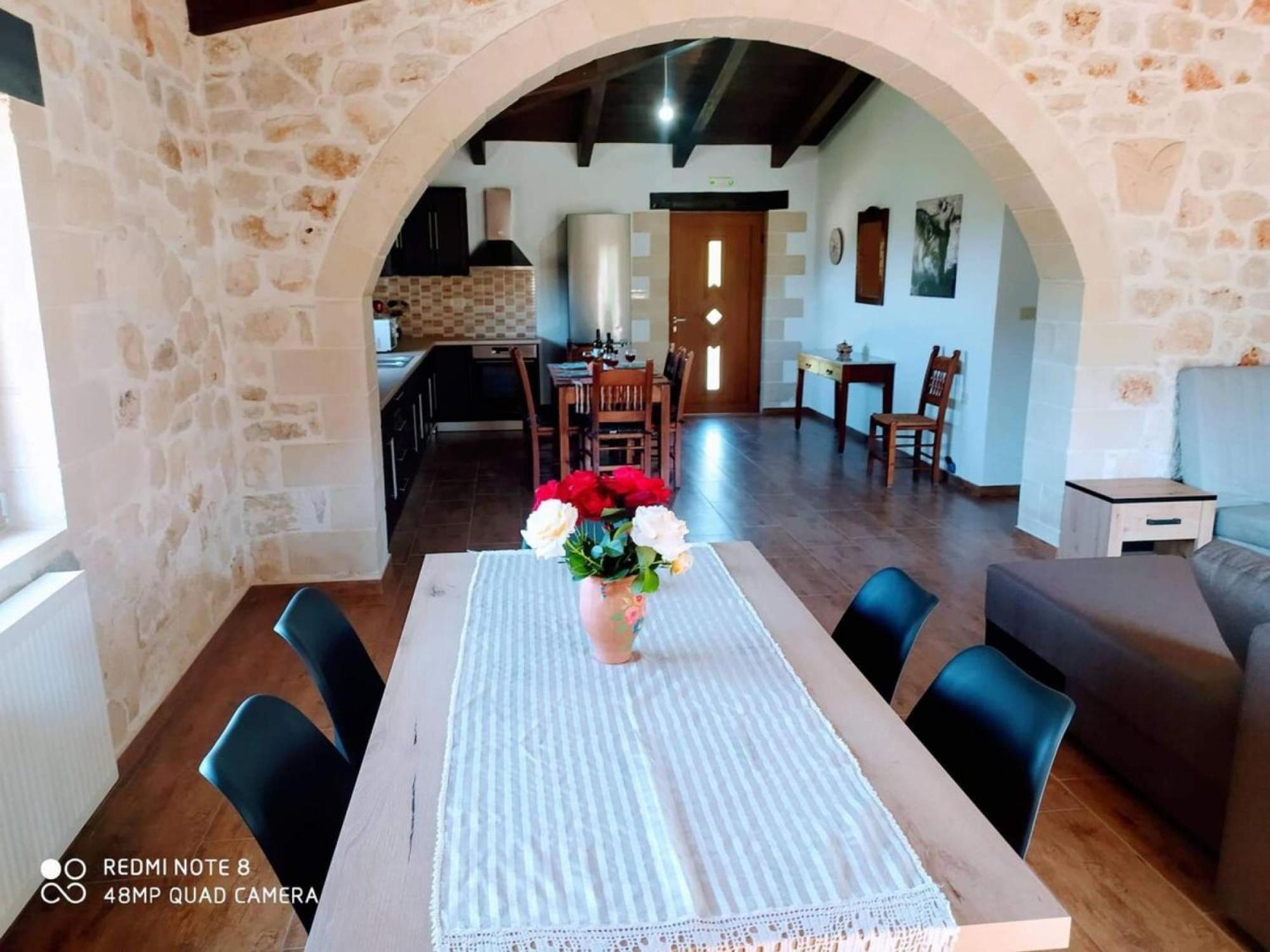 Traditional Villa in Pemonia Esterno foto